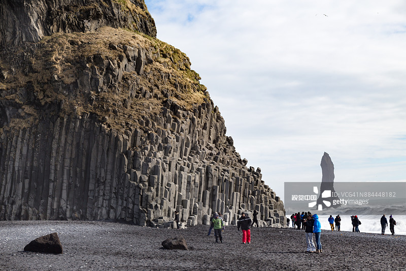 冰岛维克雷尼斯黑沙滩玄武岩石柱图片素材