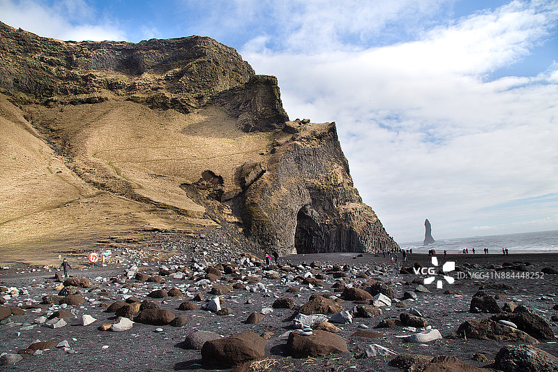 冰岛维克雷尼斯黑沙滩玄武岩石柱图片素材