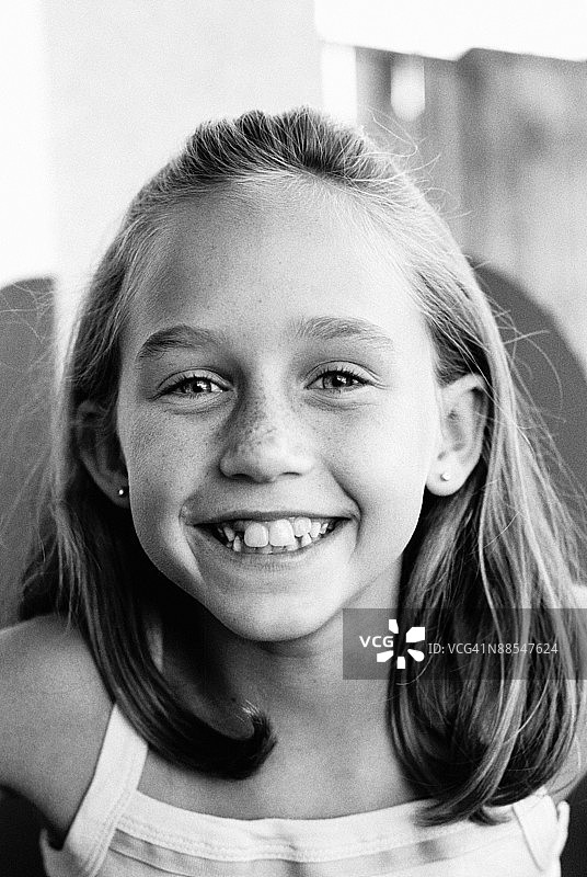 女孩微笑图片素材