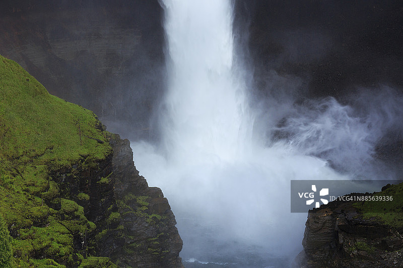 加拿大不列颠哥伦比亚省韦尔斯格雷省立公园赫尔姆肯瀑布特写图片素材