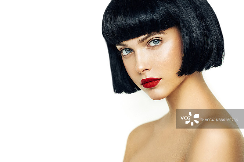 留着黑色短发的美丽女人图片素材