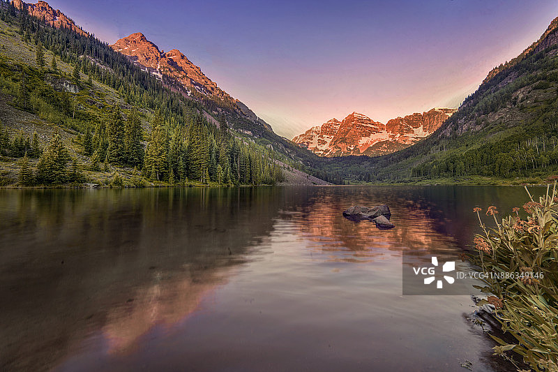 美国科罗拉多州阿斯本市栗色钟日出图片素材