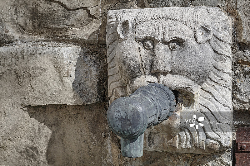 狮子头造型的公共喷泉细节图片素材