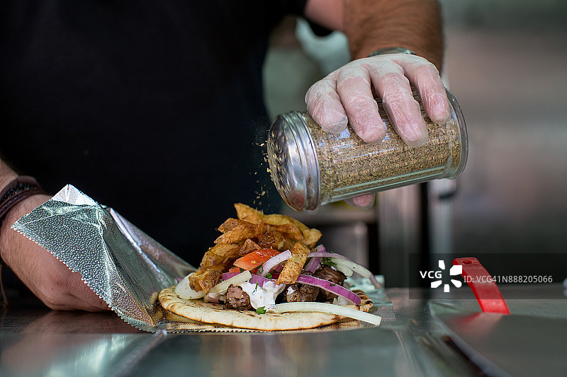 纽约皇后区餐车上的希腊烤肉串图片素材