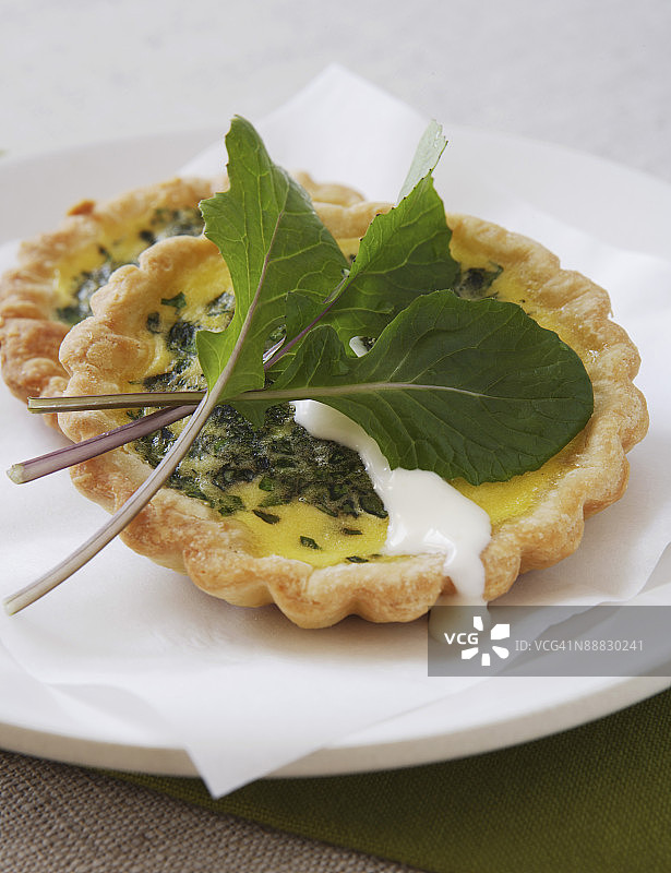 鲜奶油乳蛋饼图片素材