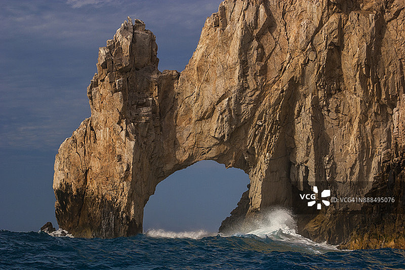 卡波圣卢卡斯的鹈鹕岩，弧形岩石图片素材