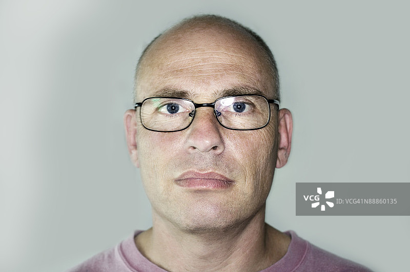 戴眼镜的男人图片素材