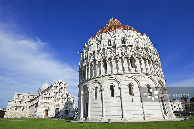 意大利托斯卡纳比萨圣母升天主教座堂洗礼堂图片素材