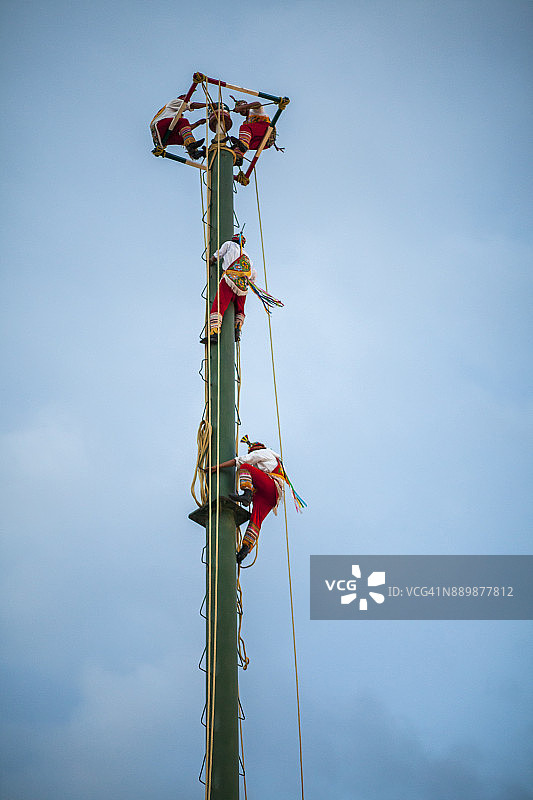 舞者或飞杆的舞蹈图片素材