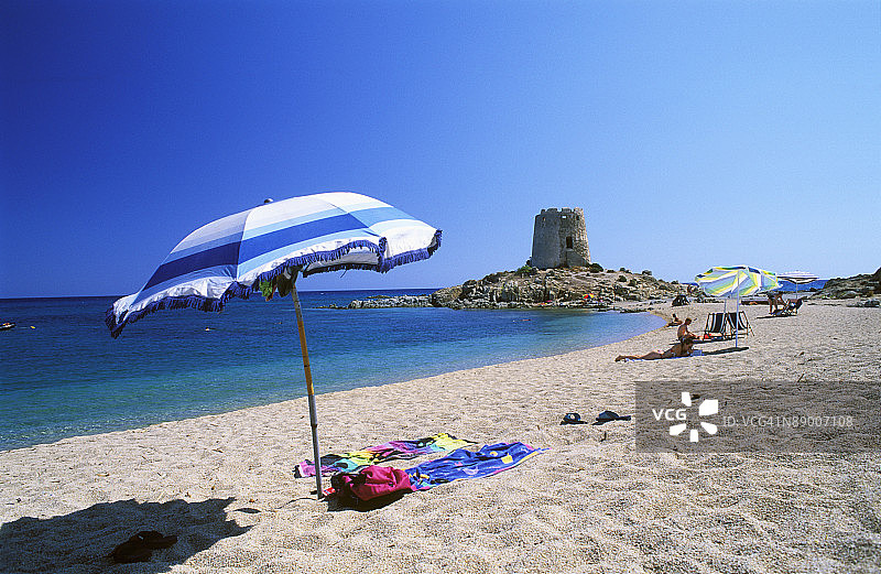 撒丁岛巴里塔楼海滩和萨拉森塔图片素材