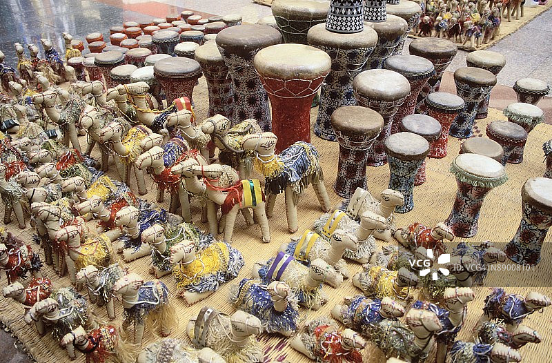 埃及西奈半岛沙姆沙伊赫集市上的纪念品图片素材