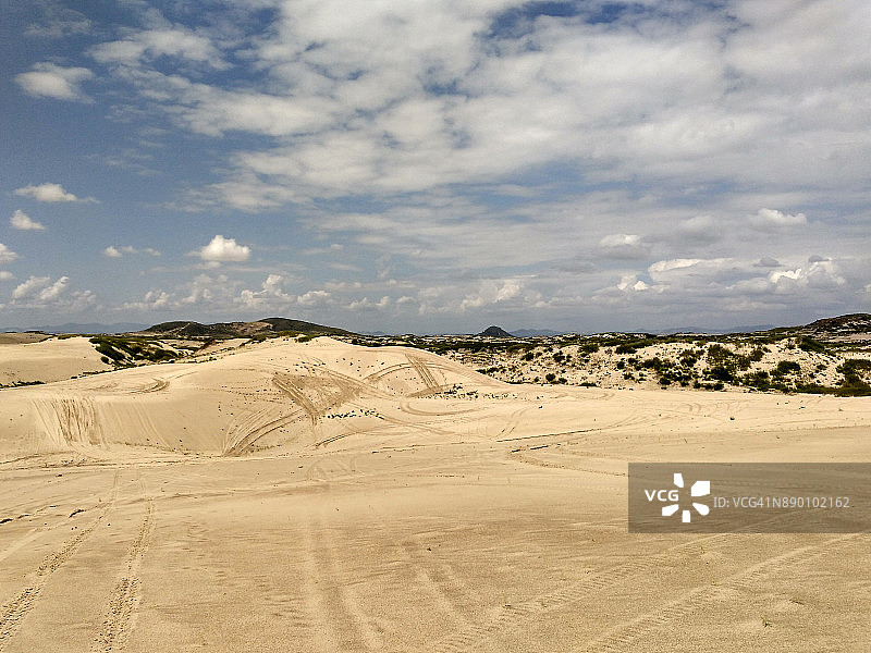 中国内蒙古玉龙沙湖沙漠图片素材