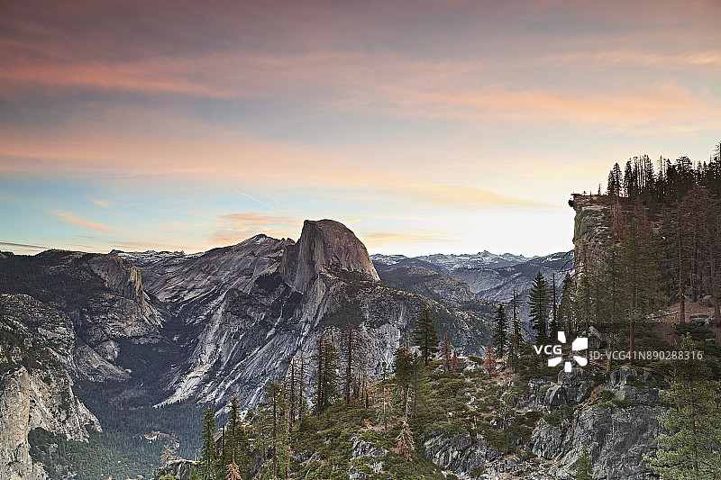 哈尔德穹顶和冰川点，优胜美地国家公园图片素材