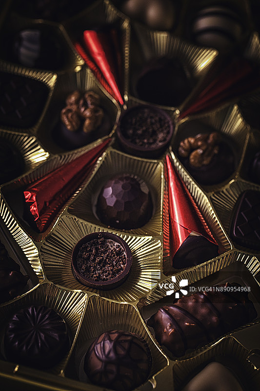 精选巧克力果仁糖图片素材