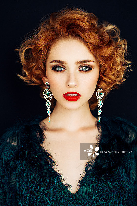 发型时尚的漂亮女人图片素材