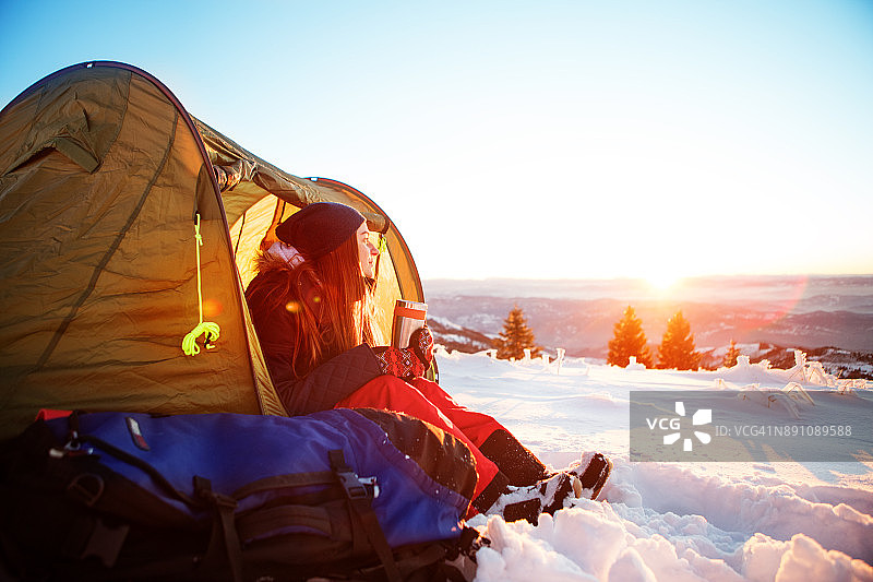 冬季露营图片素材