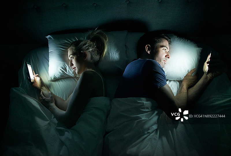 技术破坏了性生活？图片素材