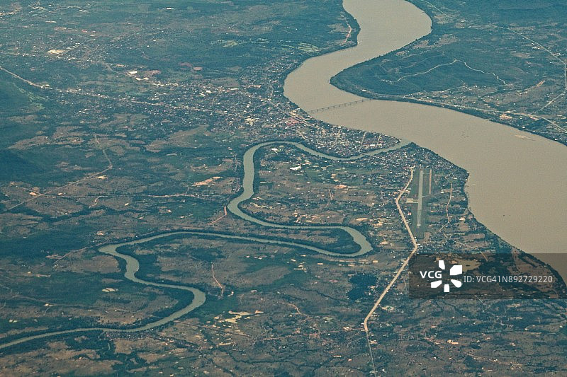 泰国老挝边境湄公河白天航拍图片素材