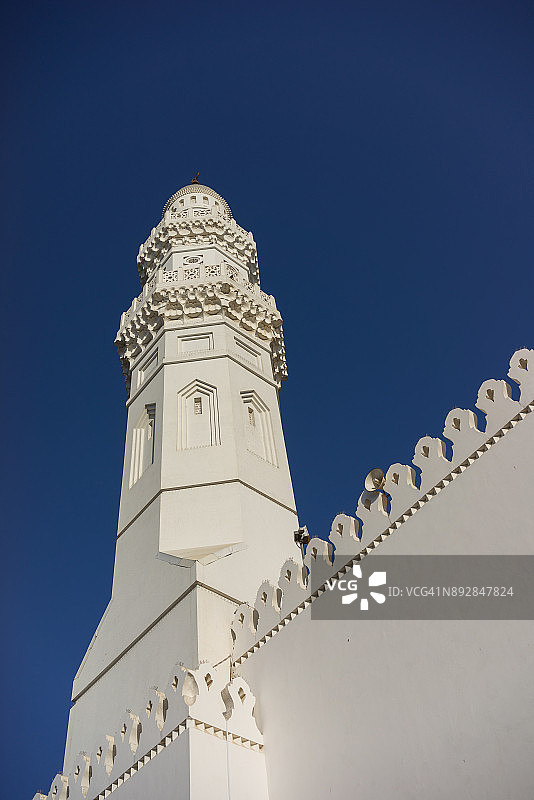 沙特阿拉伯麦地那库巴清真寺的叫拜楼和圆顶景观图片素材