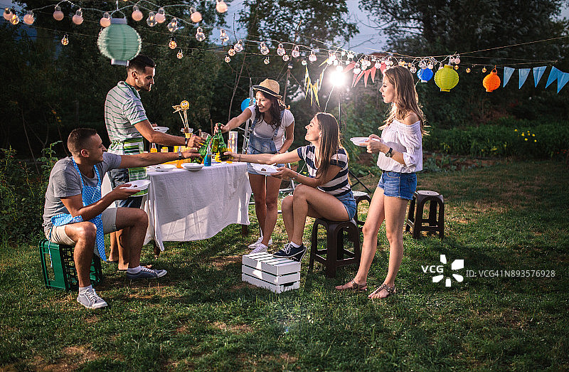 户外聚会图片素材