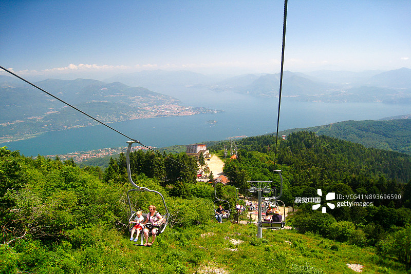 意大利马焦雷湖斯特雷萨的莫塔罗内缆车图片素材