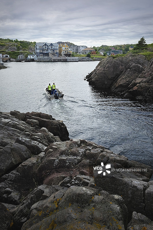 驶向加拿大圣约翰斯港口的船只图片素材