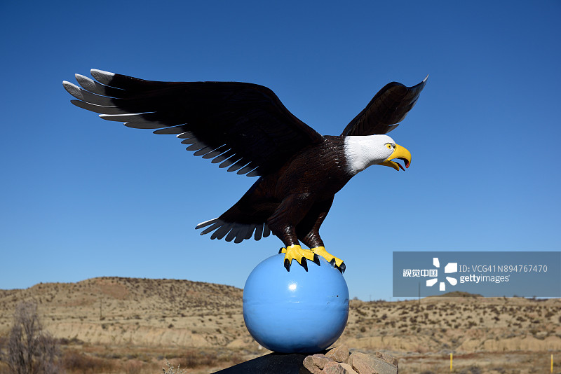 美国科罗拉多州普韦布洛白头海雕雕塑图片素材