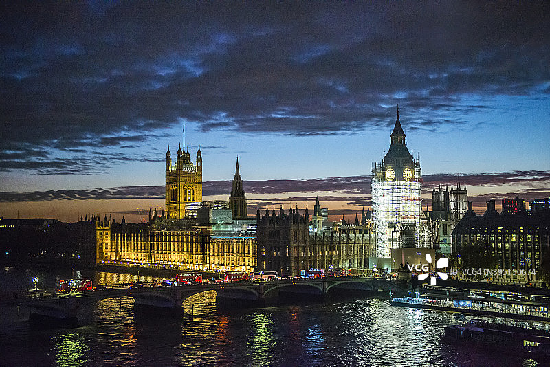 伦敦威斯敏斯特夜晚的本·贝格和大本钟图片素材