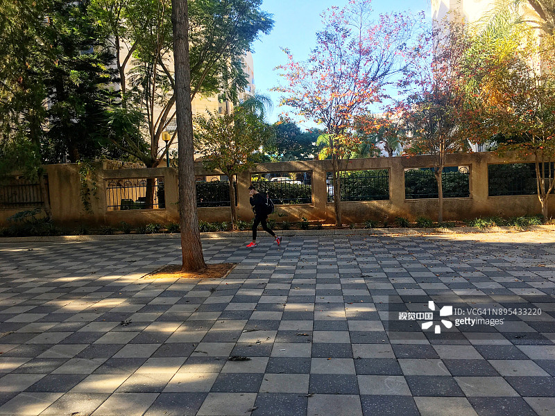 地中海住宅区冬日阳光图片素材