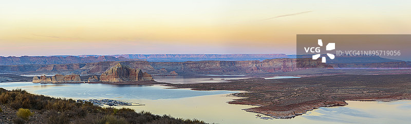 犹他州鲍威尔湖日落全景图片素材