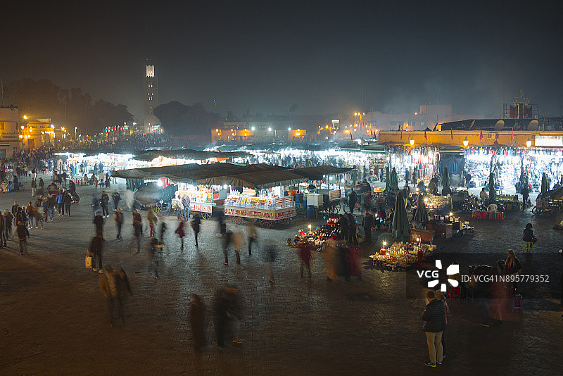 摩洛哥马拉喀什的德吉玛广场夜景图片素材