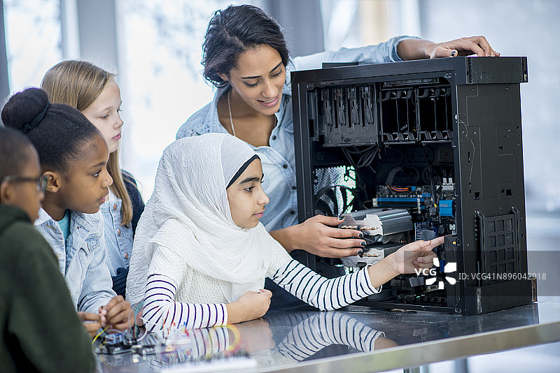 电脑内部结构一览图片素材