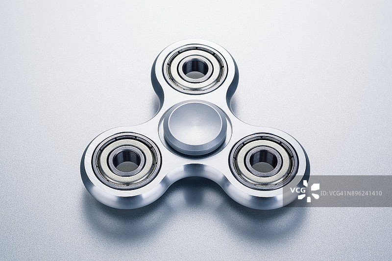 银色指尖陀螺图片素材