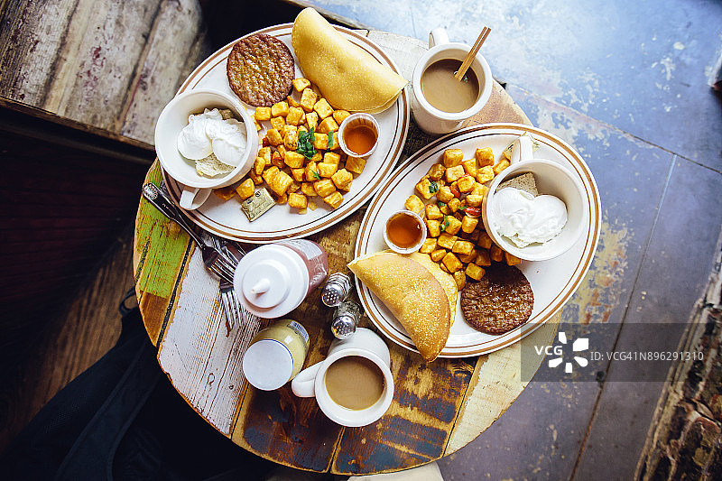 两人份早餐俯视图图片素材