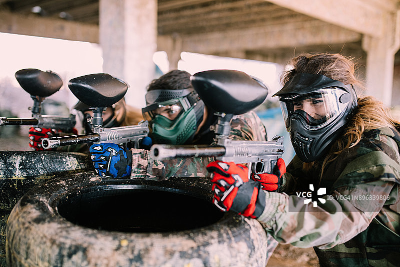 彩弹射击女子队图片素材