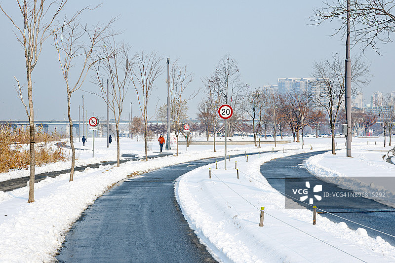 时速二十公里图片素材