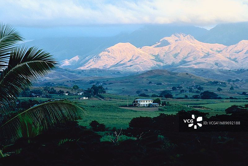 斐济维提莱武岛山景图片素材