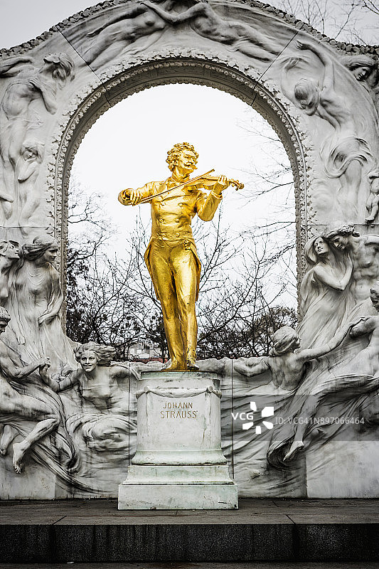 城市公园：约翰·施特劳斯二世纪念碑图片素材