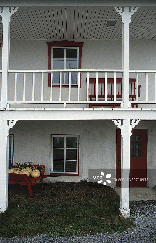 带阳台的房子图片素材