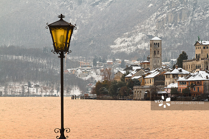 奥尔塔湖的冬季图片素材