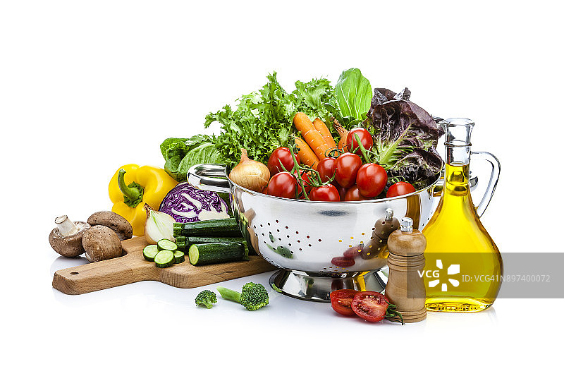用于制作沙拉的健康新鲜蔬菜，白色背景图片素材
