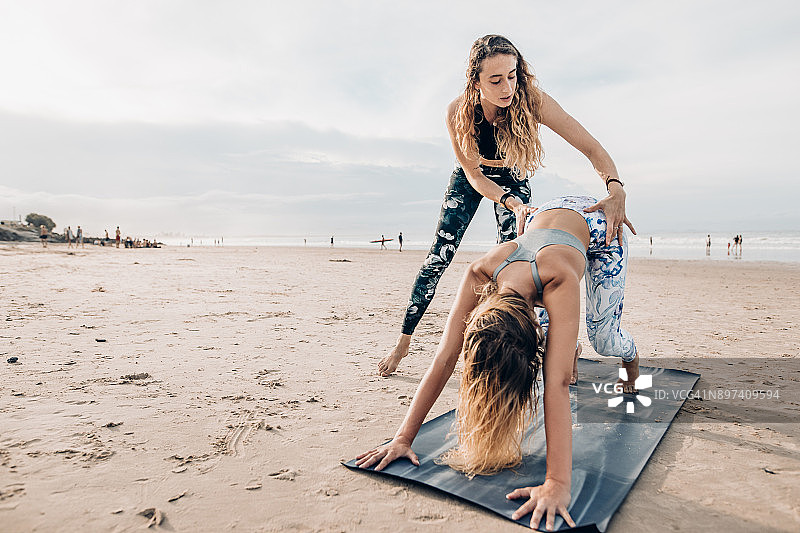 瑜伽教练图片素材