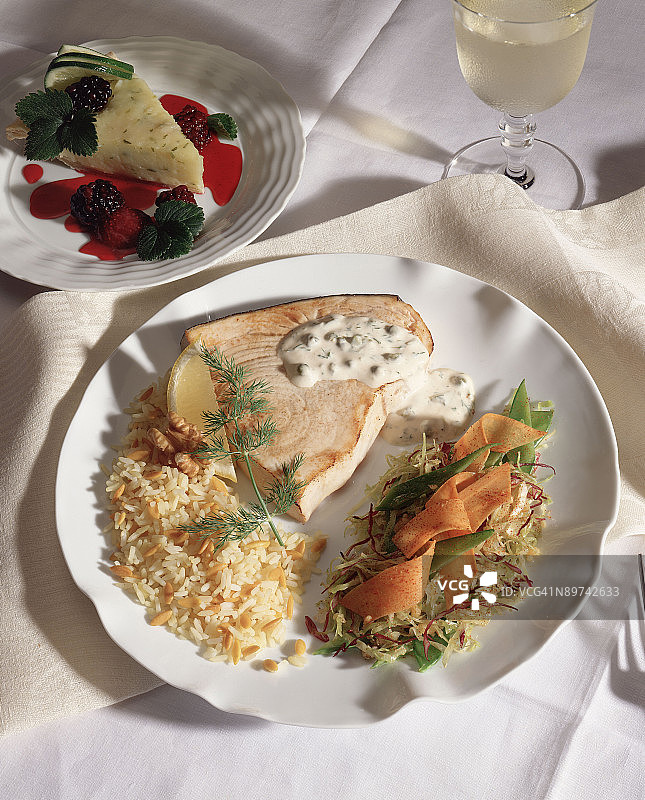 箭鱼和酸橙馅饼图片素材