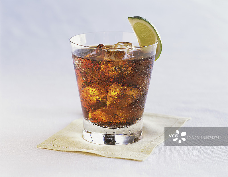 朗姆可乐与青柠角图片素材