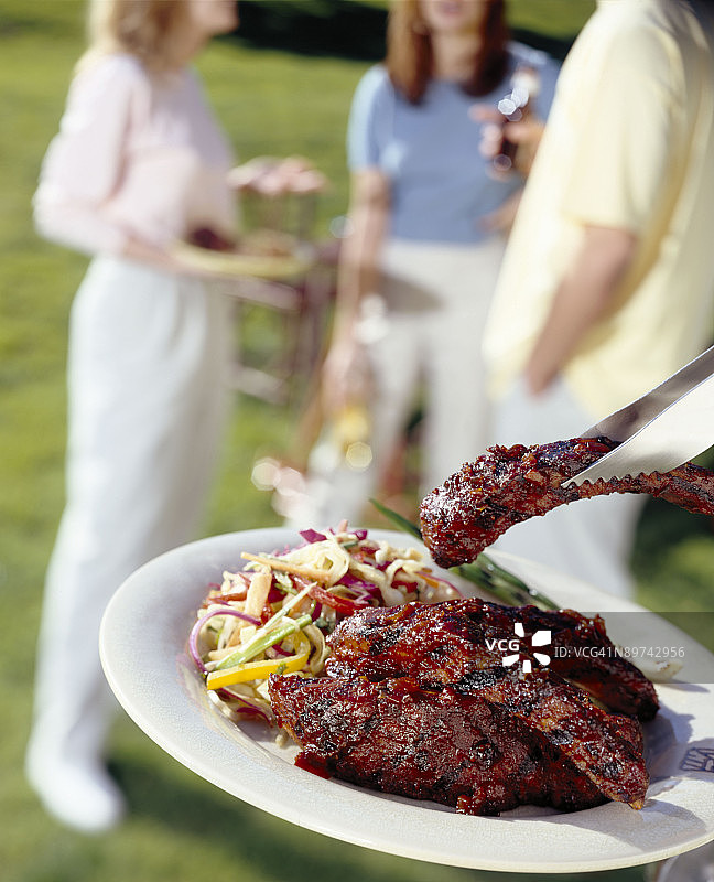 用于后院烧烤的猪排图片素材