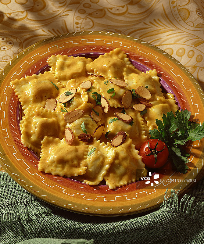 杏仁意大利饺子图片素材