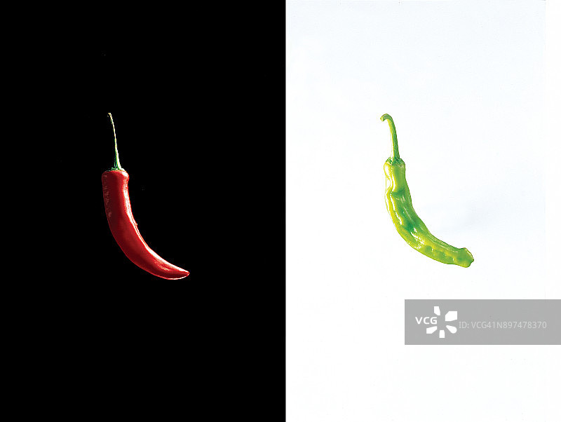 绿色和红色辣椒图片素材