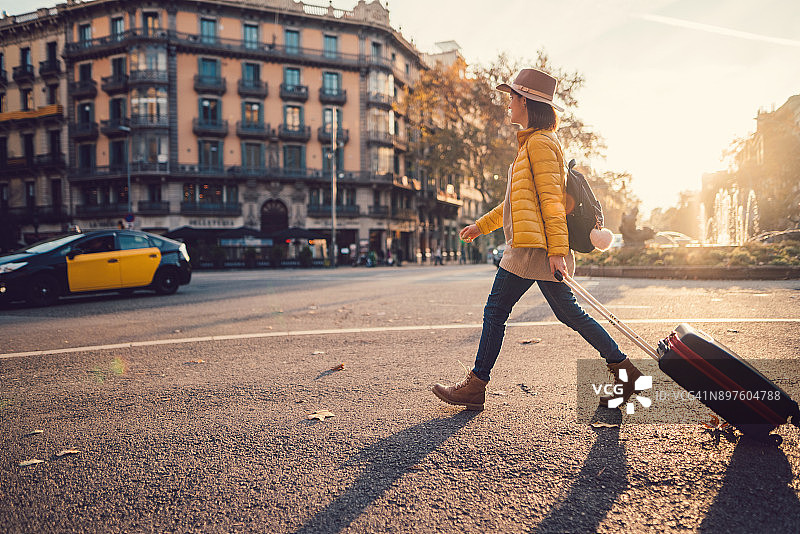 游客参观巴塞罗那图片素材