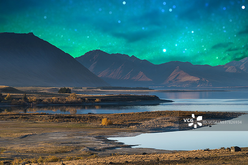 新西兰库克山和马瑟森湖的银河图片素材