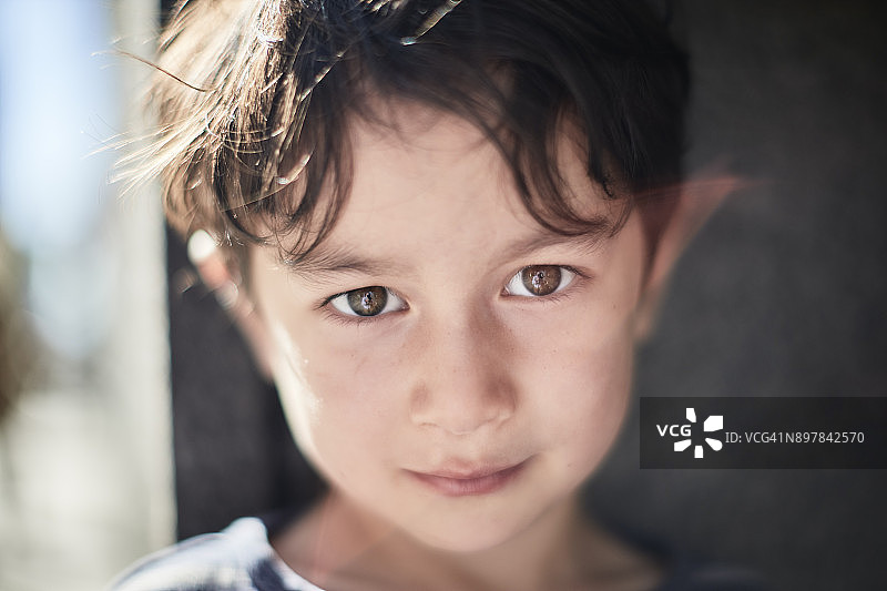 年轻男孩肖像图片素材